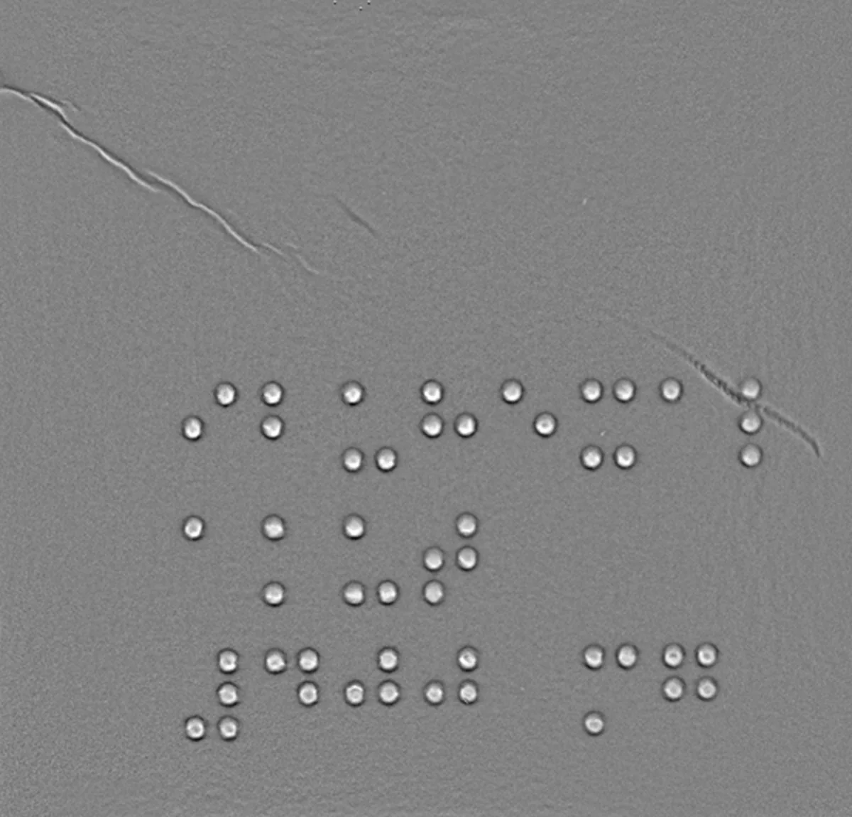 Braille auf einer Arzneimittelschachtel – Relief